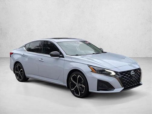 2023 Nissan Altima SR FWD