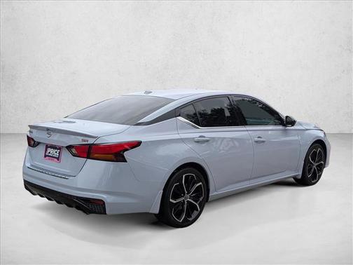 2023 Nissan Altima SR FWD