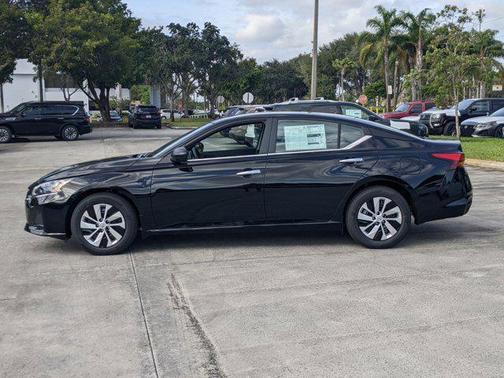 2025 Nissan Altima S FWD
