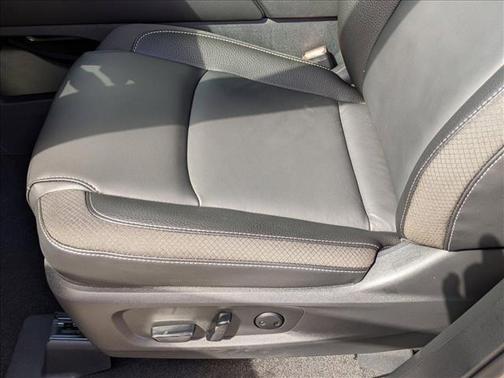 2024 Nissan Pathfinder SL FWD