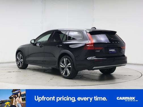 2025 Volvo V60 Cross Country B5 Plus