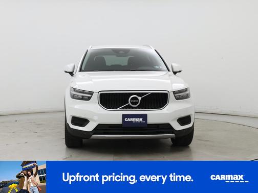 2020 Volvo XC40 T5 Momentum