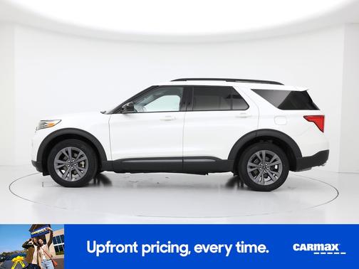 White 2022 Ford Explorer XLT