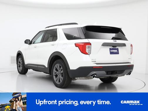 White 2022 Ford Explorer XLT