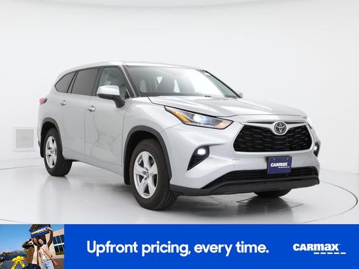 Silver 2021 Toyota Highlander LE