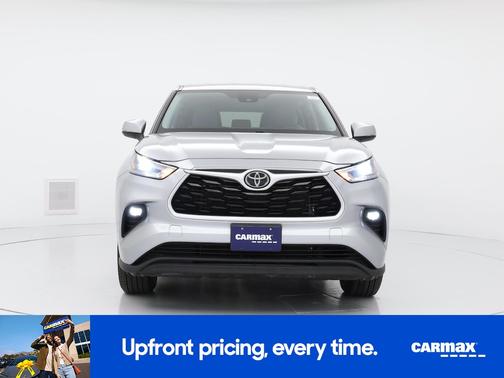 Silver 2021 Toyota Highlander LE