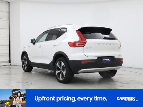 2023 Volvo XC40 B5 Plus Bright Theme
