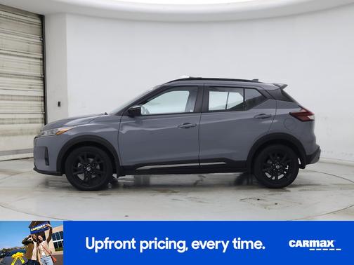 Gray 2021 Nissan Kicks SR