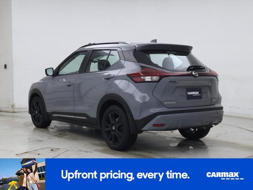 Gray 2021 Nissan Kicks SR