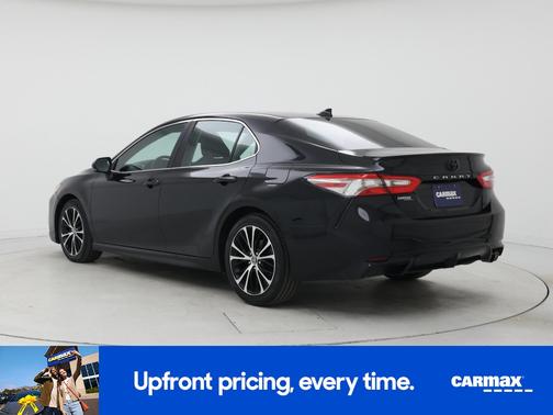 Black 2019 Toyota Camry SE