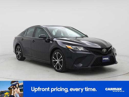 Black 2019 Toyota Camry SE
