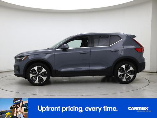 2023 Volvo XC40 B5 Plus Bright Theme