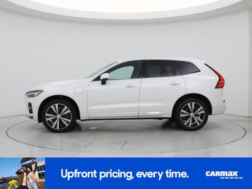 White 2022 Volvo XC60 Recharge Plug-In Hybrid T8 Inscription