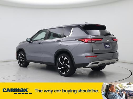 2023 Mitsubishi Outlander SE