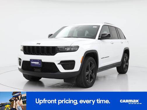White 2023 Jeep Grand Cherokee Altitude