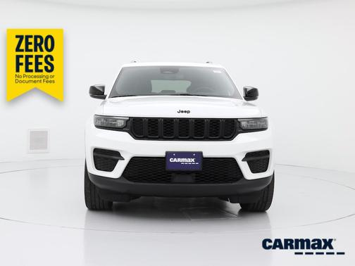White 2023 Jeep Grand Cherokee Altitude