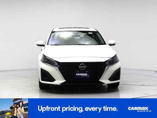 White 2023 Nissan Altima SV