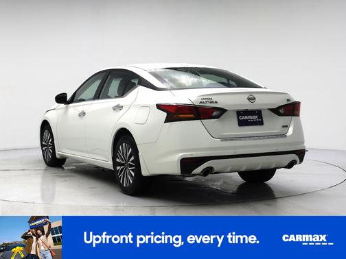 White 2023 Nissan Altima SV