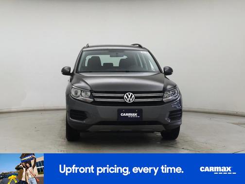 Gray 2015 Volkswagen Tiguan SE