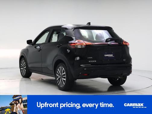 Black 2024 Nissan Kicks SV