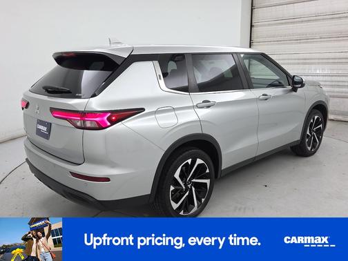 Silver 2022 Mitsubishi Outlander ES