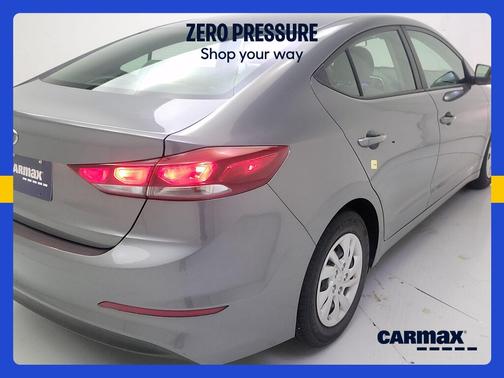 Gray 2018 Hyundai ELANTRA SE