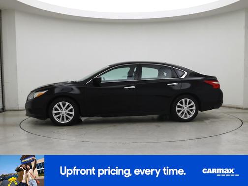 Black 2017 Nissan Altima SV