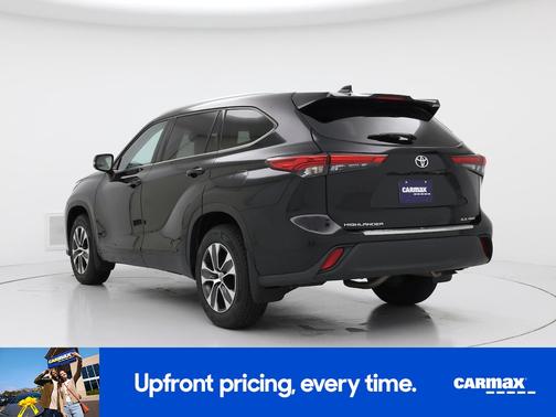 Black 2022 Toyota Highlander XLE