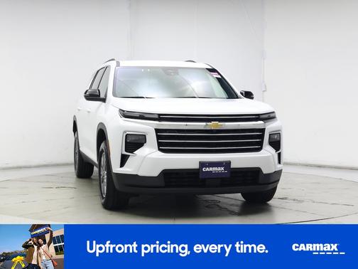 White 2025 Chevrolet Traverse LT