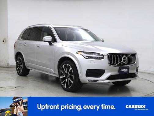 2022 Volvo XC90 T6 Momentum