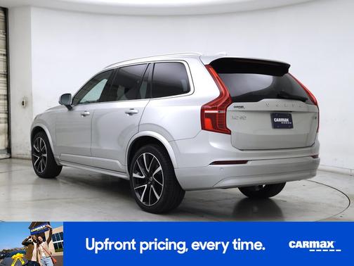 2022 Volvo XC90 T6 Momentum