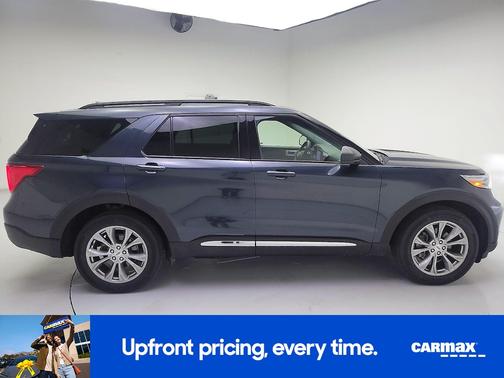 Blue 2022 Ford Explorer XLT