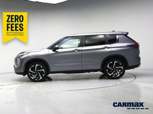 Silver 2024 Mitsubishi Outlander SE