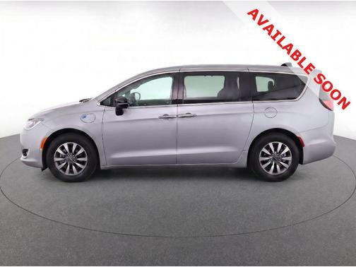 Silver Mist Clearcoat 2024 Chrysler Pacifica Hybrid Select