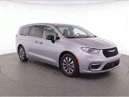 Silver Mist Clearcoat 2024 Chrysler Pacifica Hybrid Select