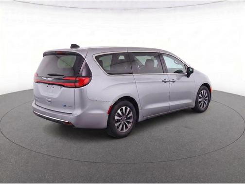 Silver Mist Clearcoat 2024 Chrysler Pacifica Hybrid Select