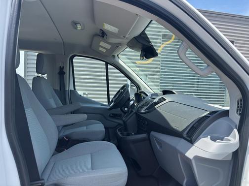 Oxford White 2016 Ford Transit-350 XL