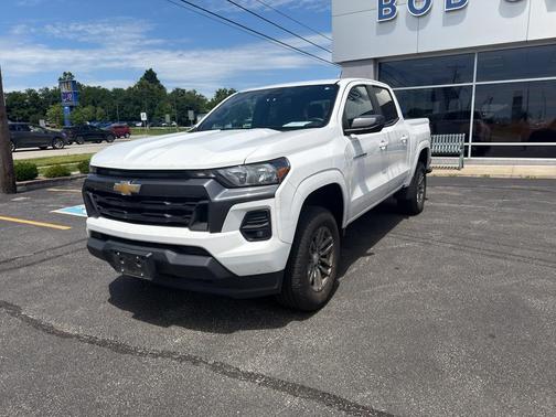 Summit White 2024 Chevrolet Colorado LT