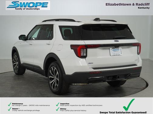 Star White Metallic Tri-Coat 2026 Ford Explorer ST-Line