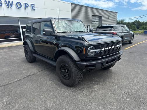 Shadow Black 2024 Ford Bronco Wildtrak