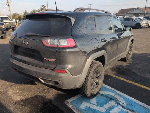 2019 Jeep Cherokee Trailhawk