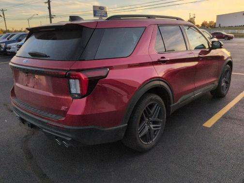 2025 Ford Explorer ST