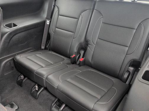 2023 GMC Acadia FWD SLT