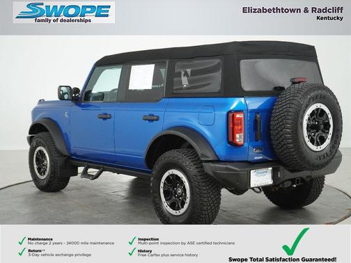 VELOCITY BLUE METALLIC 2023 Ford Bronco Black Diamond