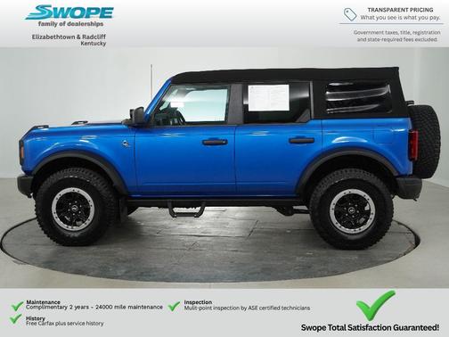 VELOCITY BLUE METALLIC 2023 Ford Bronco Black Diamond