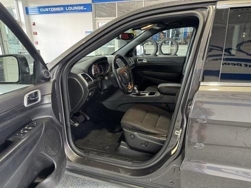 2020 Jeep Grand Cherokee Laredo E