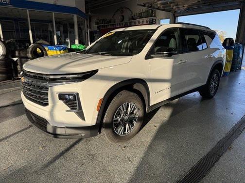 2025 Chevrolet Traverse LT