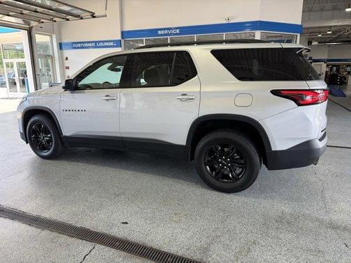 2022 Chevrolet Traverse LT Cloth