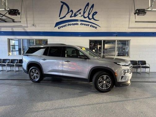 2025 Chevrolet Traverse LT