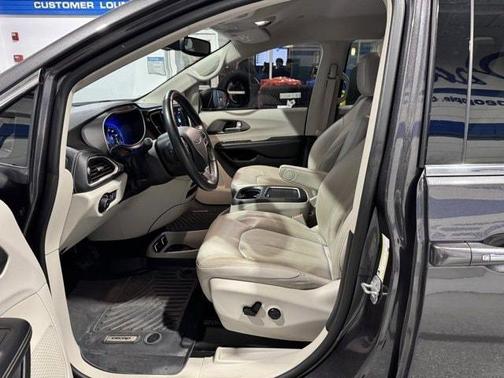 2021 Chrysler Pacifica Touring-L